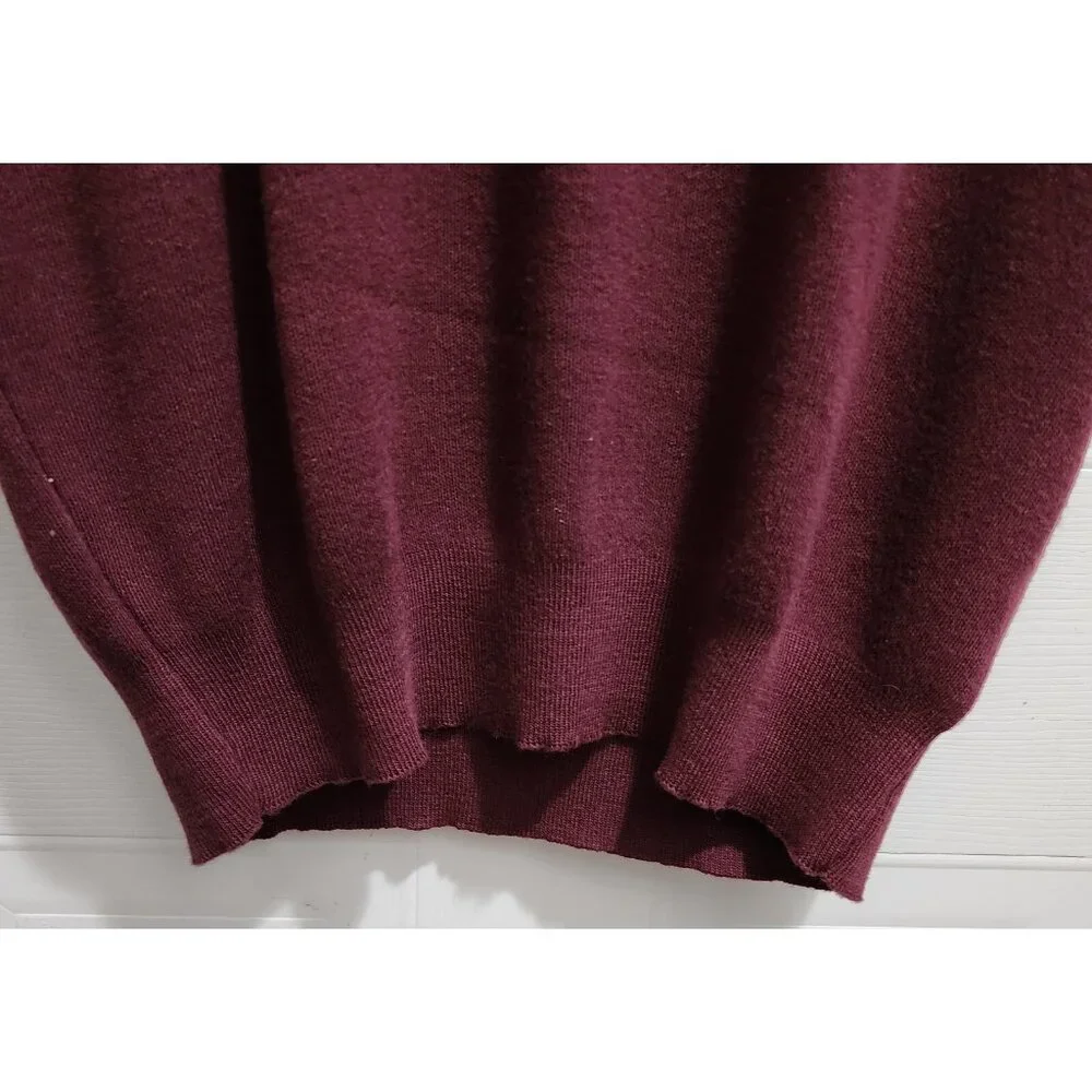Vtg Izod Mens V-Neck Pullover‎ Sleeveless Sweater Vest Golf Red Maroon USA Sz M